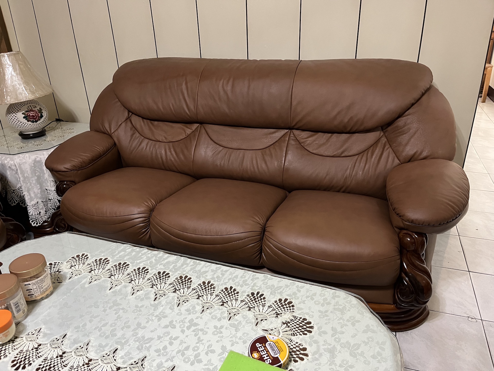 【客戶案例分享】台中太平傳統沙發翻修換半牛皮