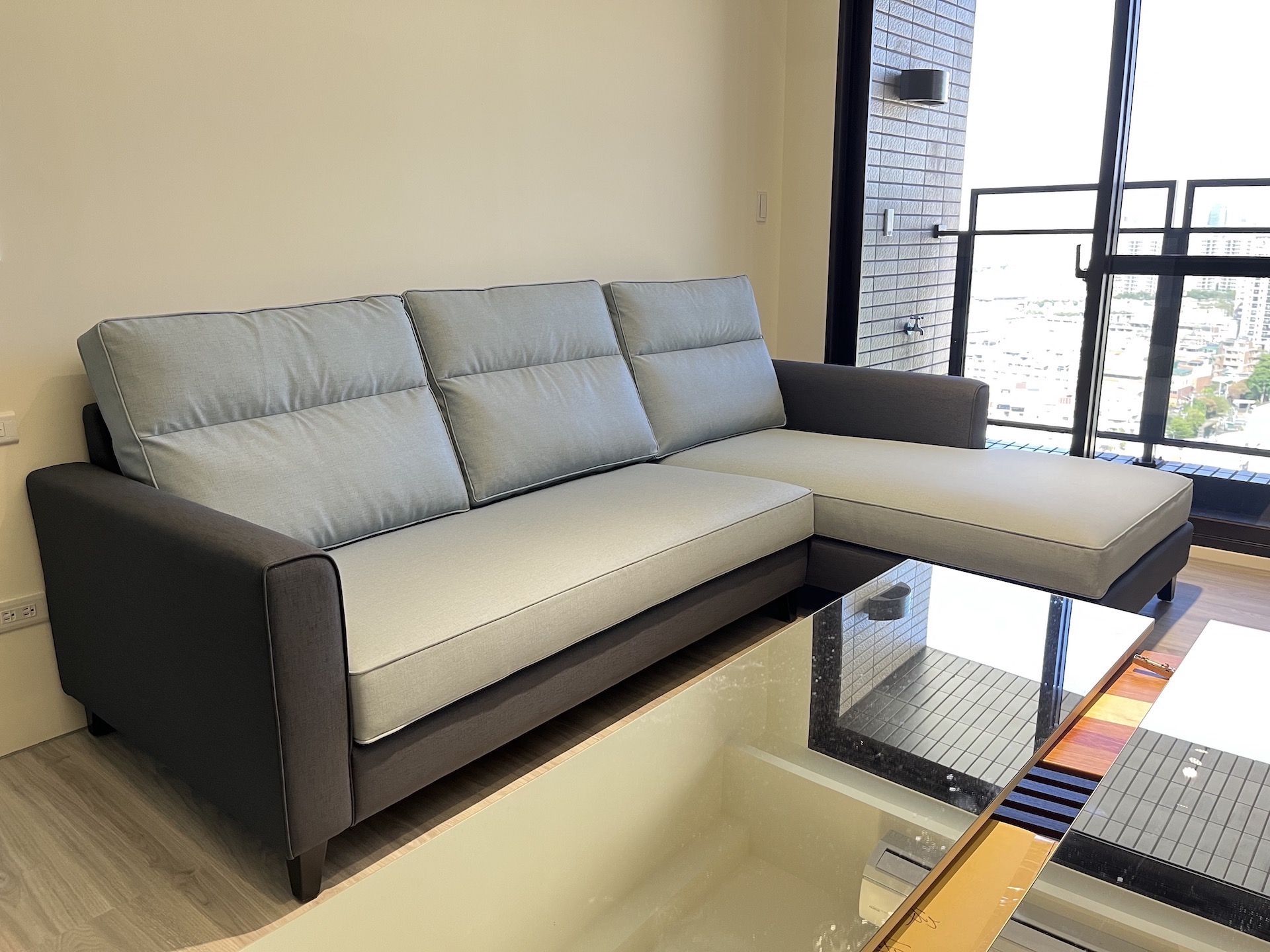 【客戶案例分享】台中東區雙色沙發訂製