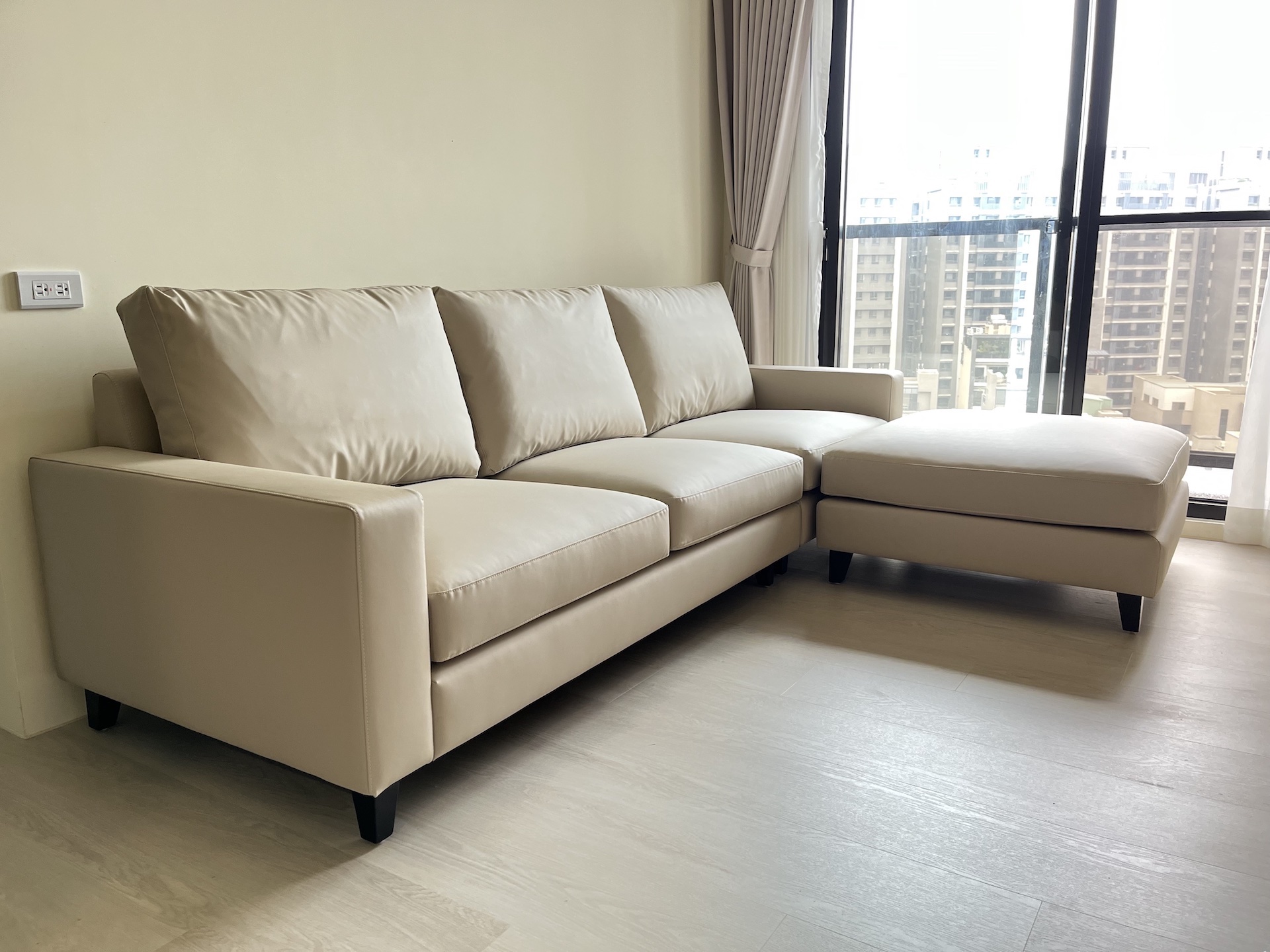【客戶案例分享】台中北屯合成皮Ｌ型沙發訂製