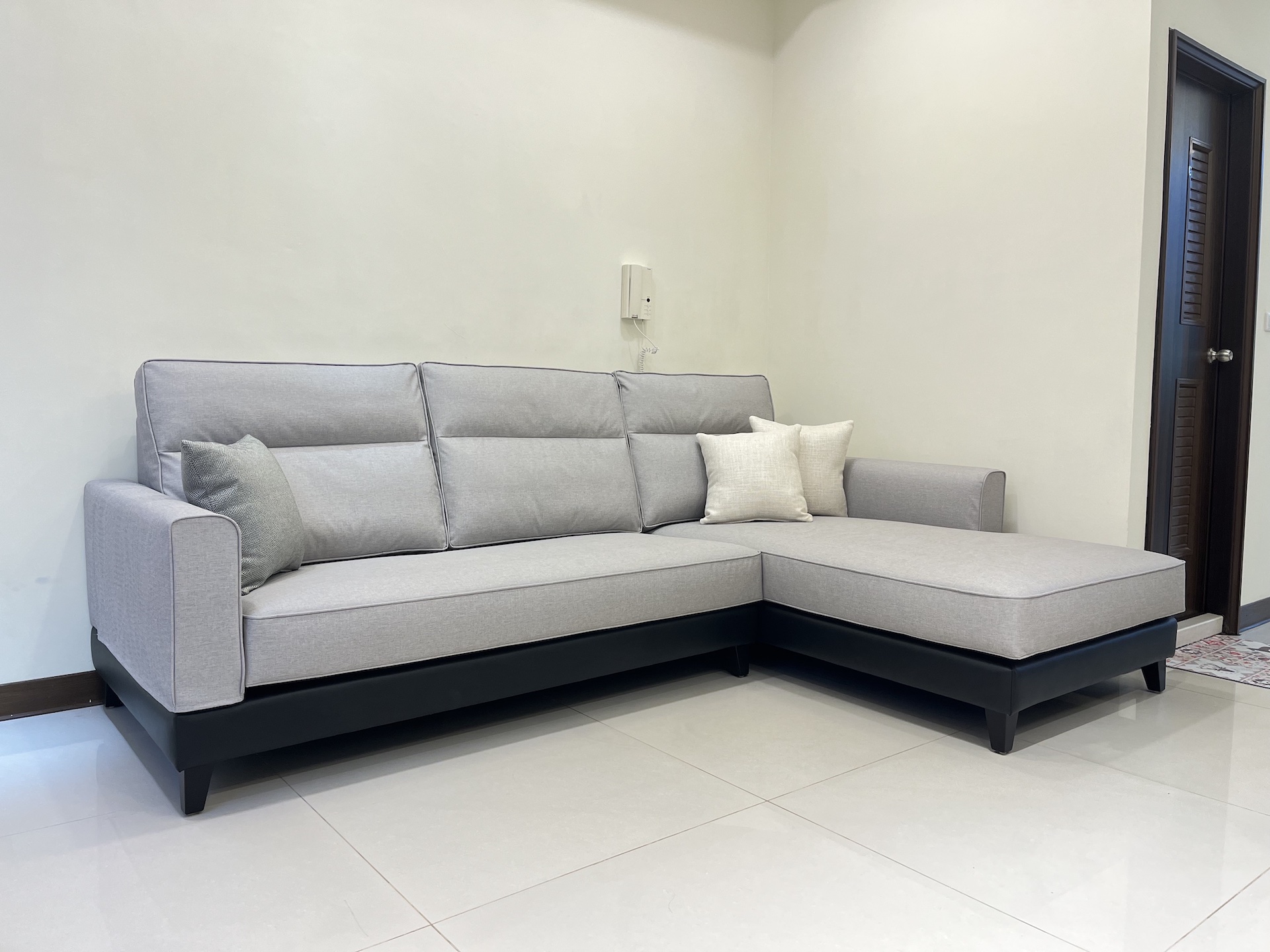 【客戶案例分享】台中大里雙色Ｌ型沙發訂製