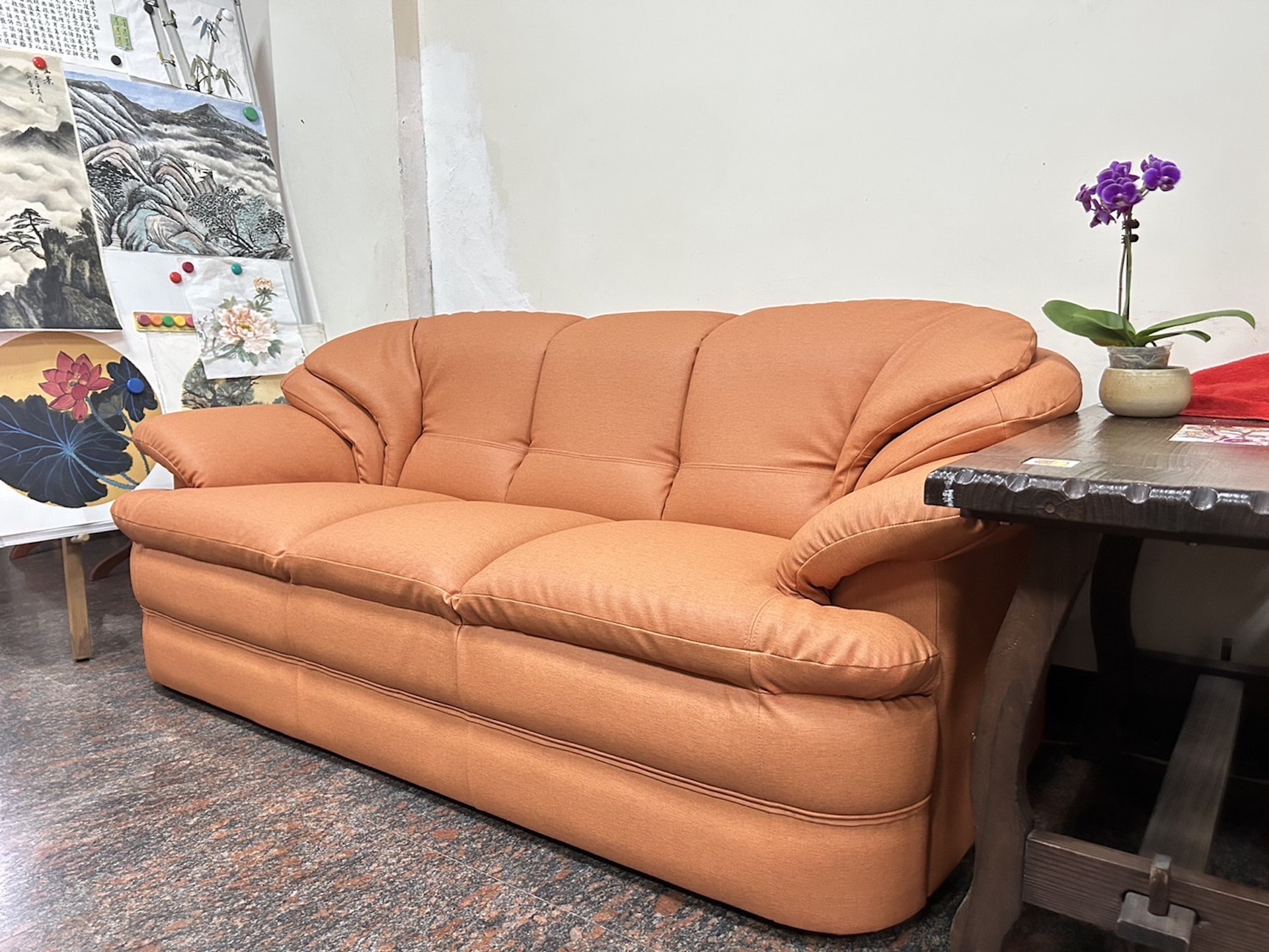 【客戶案例分享】台中東區三人沙發翻修換合成皮