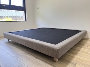 【台中床組訂製分享】台中太平Queensize貓抓布床底訂製