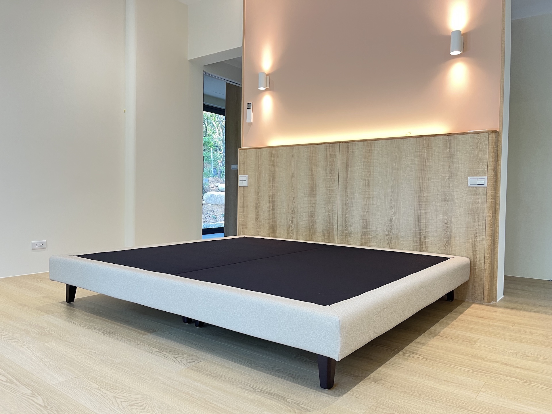 【世昌沙發｜苗栗床組訂製】苗栗西湖7尺寬貓抓皮床架訂製