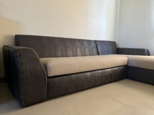 【世昌沙發｜台中沙發翻修】台中東區Ｌ型沙發翻修更換坐墊泡棉及底盤結構