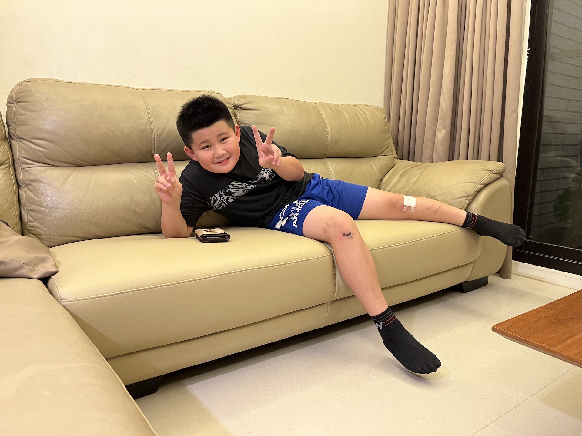 【世昌沙發｜台中沙發翻修】台中北屯L型沙發更換坐墊皮革