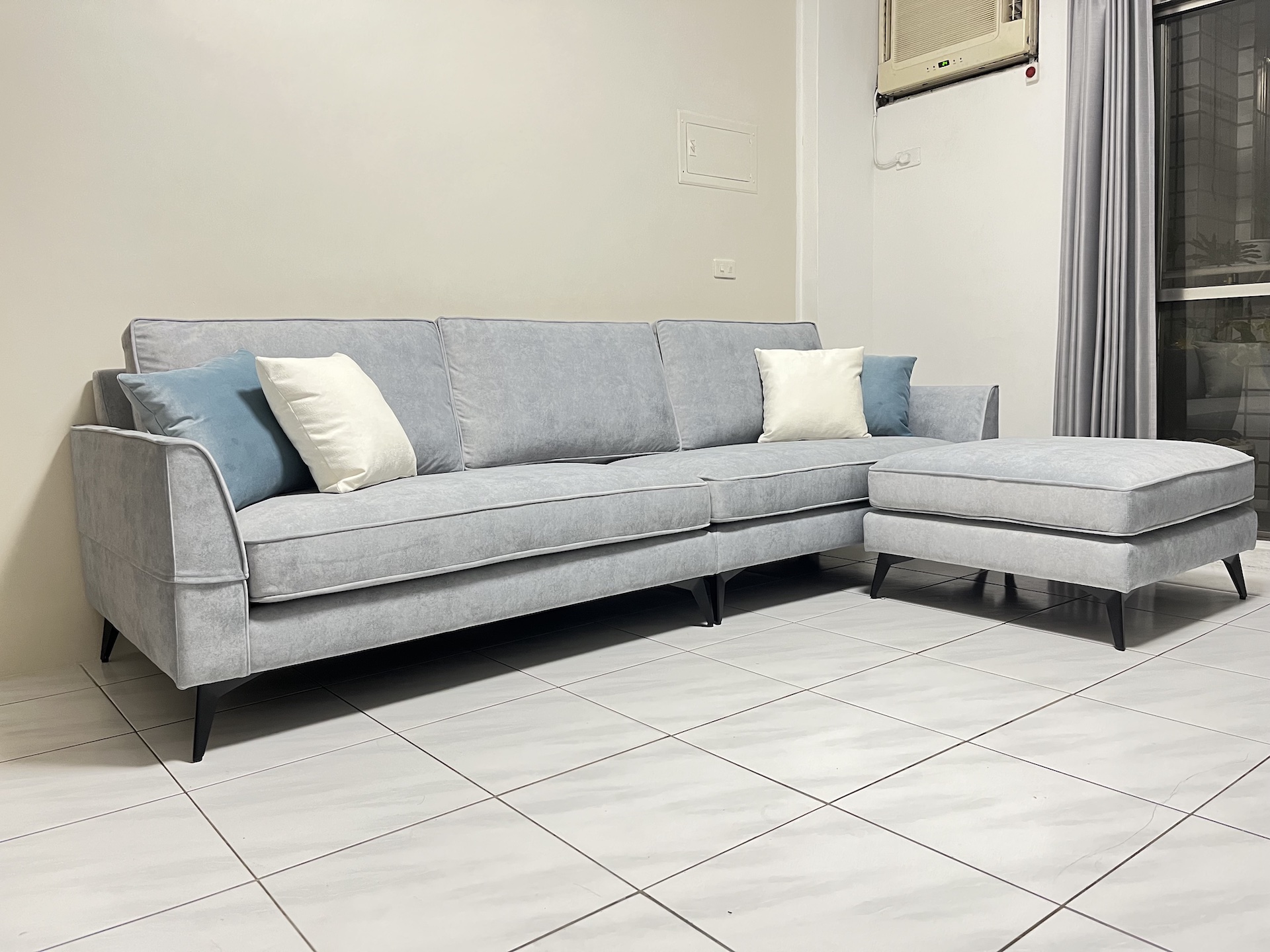 【世昌沙發｜台中沙發訂製】台中東區低背貓抓布沙發及活動腳凳訂製