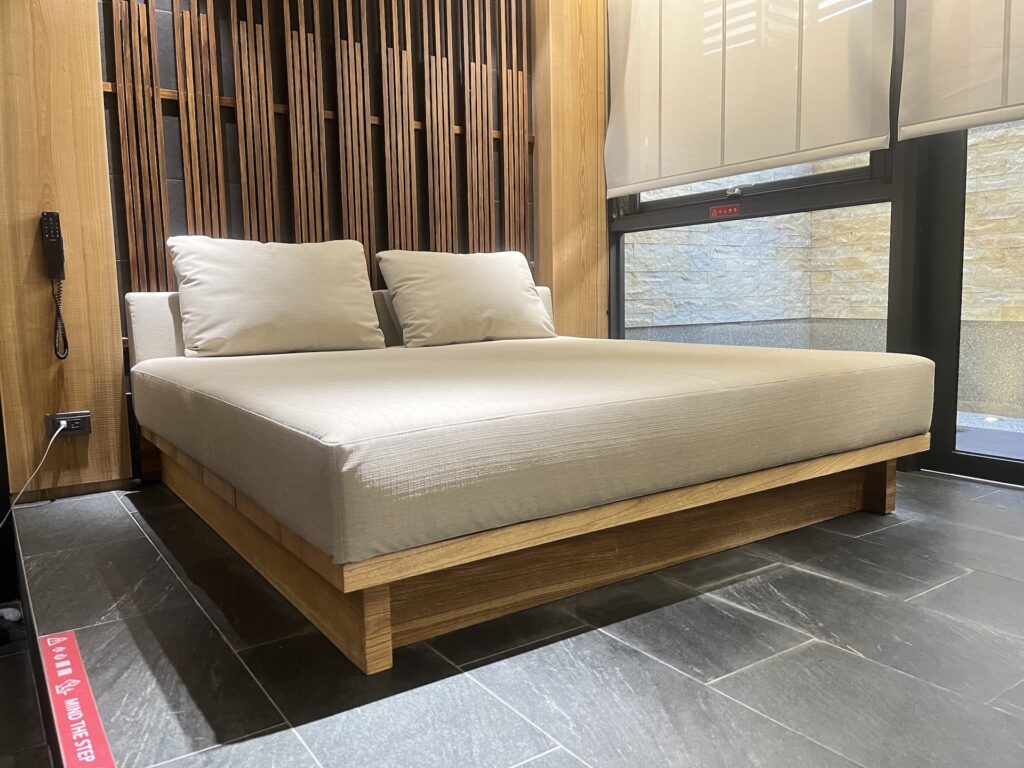 【世昌沙發｜台中沙發訂製】台中北屯溫泉飯店雙人床貓抓皮床包訂製